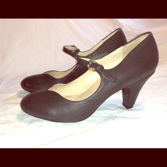 naturalizer mary jane pumps